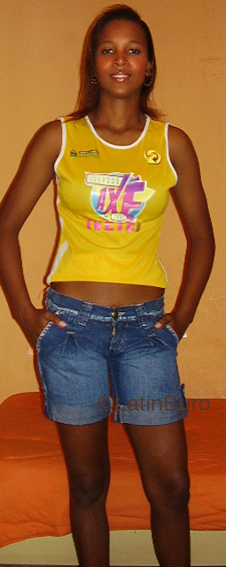 Date this stunning Brazil girl Cheva from RIO DE JANEIRO B4369