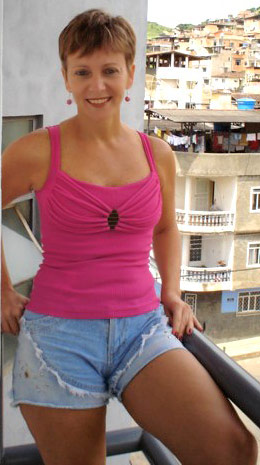 Date this funny Brazil girl Heloisa from SAGRADA FAMILIA B4407