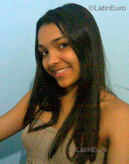 Date this cute Brazil girl Carina from SAO PAULO B4423