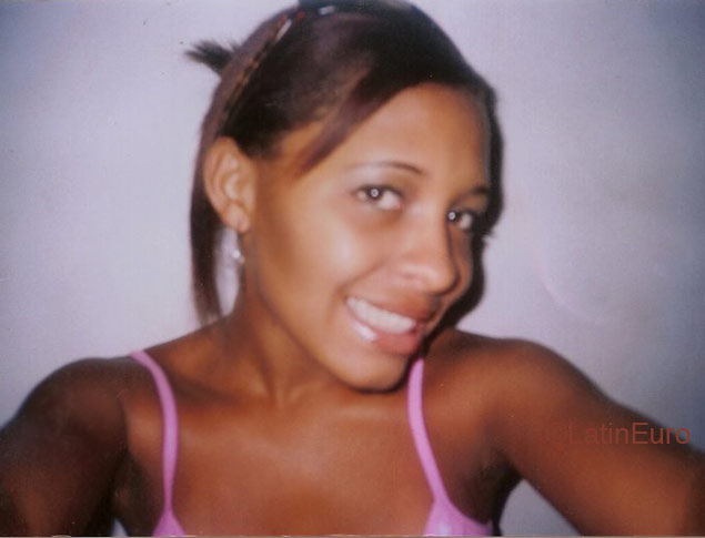 Date this lovely Brazil girl Edlene from CASTELO B4527