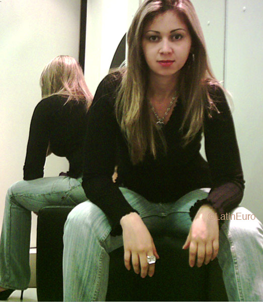 Date this voluptuous Brazil girl Janice from BARRA B4534