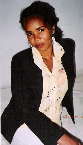 Date this sensual Brazil girl Fabiana from FEIRA DE SANTANA B4663