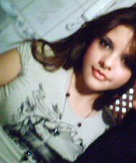 Date this nice looking Brazil girl Larissa from CAMPO GRANDE B4756