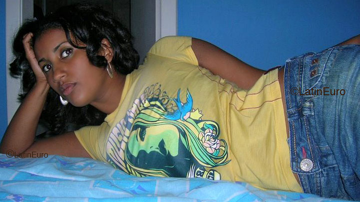 Date this nice looking Brazil girl Carla from CAMACARI B4766