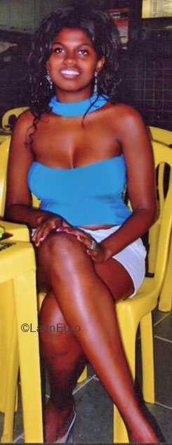 Date this voluptuous Brazil girl Daniele from GOVERNADOR VALADARES B4838