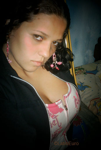 Date this hot Brazil girl Simony from Praia Grande B367
