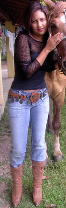 Date this nice looking Brazil girl Rogeria from PORTO SEGURO B4957