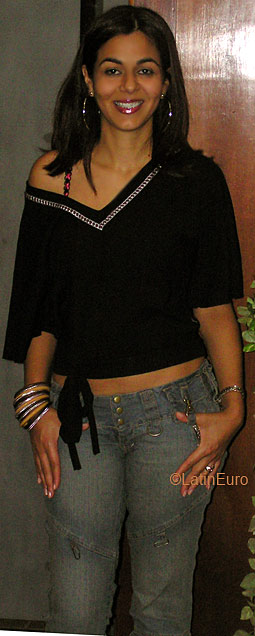 Date this nice looking Brazil girl Maria from GOIANIA B5068