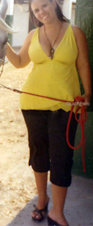 Date this fun Brazil girl Viviane from FEIRA DE SANTANA B5086