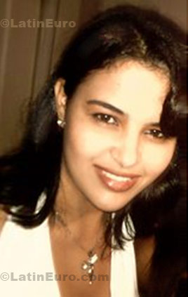 Date this fun Brazil girl Kelly from Nova Serrana B511