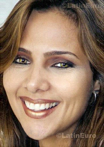 Date this charming Brazil girl Alexandra from Itu B525