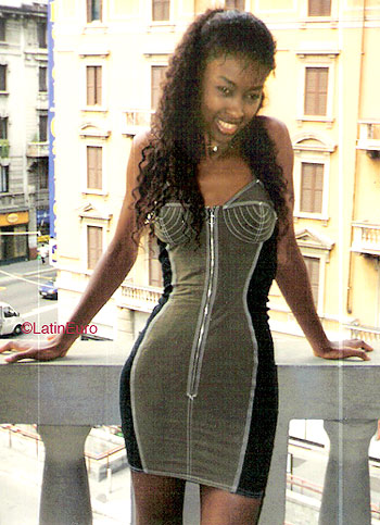 Date this good-looking Brazil girl Ralvia from SAO PAULO B5315