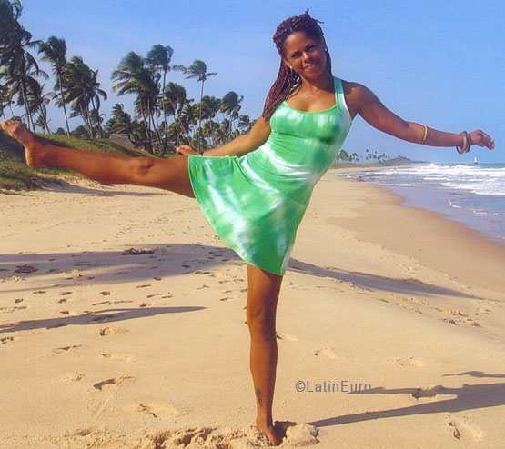 Date this sultry Brazil girl Renata from SALVADOR B5348