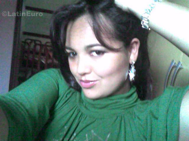 Date this lovely Brazil girl Adrielly from Alfredo Vasconcelos B537