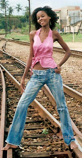 Date this delightful Brazil girl Marines from SALVADOR B5492