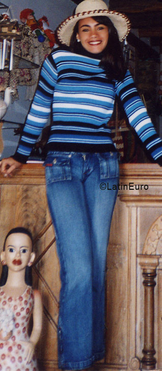 Date this good-looking Brazil girl Cintia from DIAMANTINA B5512