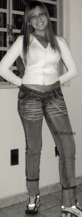 Date this charming Brazil girl Ellen from JUNDIAI B5674