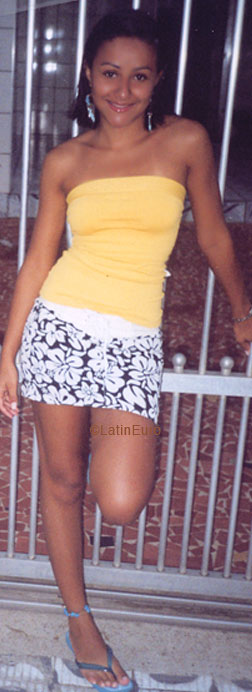 Date this attractive Brazil girl Samira from JARDIM B5838