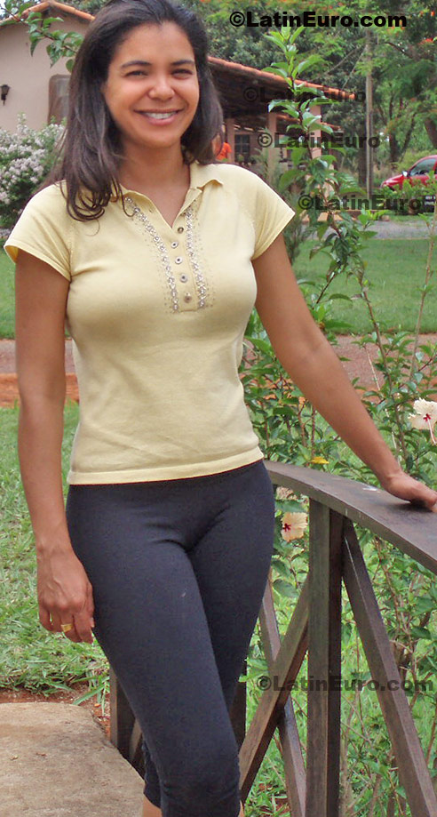 Date this happy Brazil girl Tiane from Brasilia B599