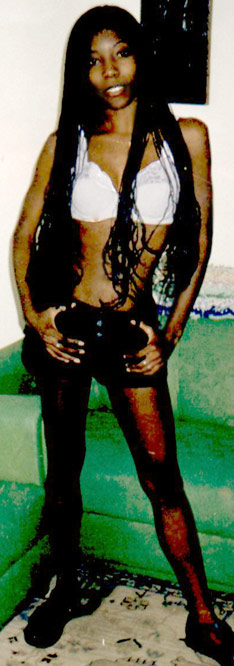 Date this happy Brazil girl Edcleide from BRASILIA B6024