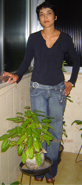 Date this funny Brazil girl Cristina from PETROPOLIS B6052