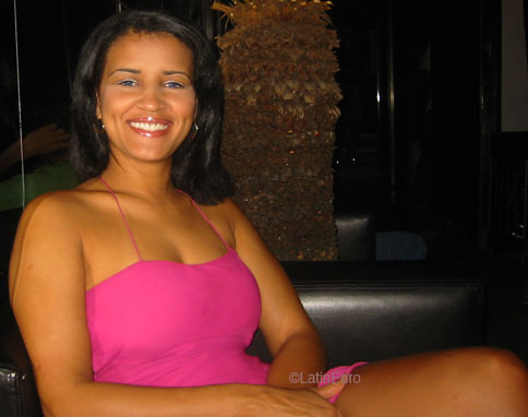 Date this good-looking Brazil girl Fernanda from  B6187