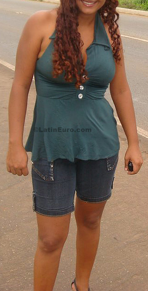 Date this sensual Brazil girl Fernanda from Vera Cruz BR4256