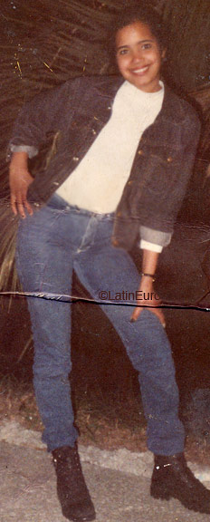 Date this beautiful Brazil girl Maria from CUIABA B6340