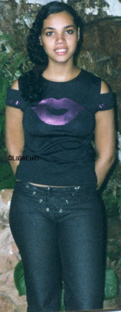 Date this beautiful Brazil girl Bianca from UBERLANDIA B6376