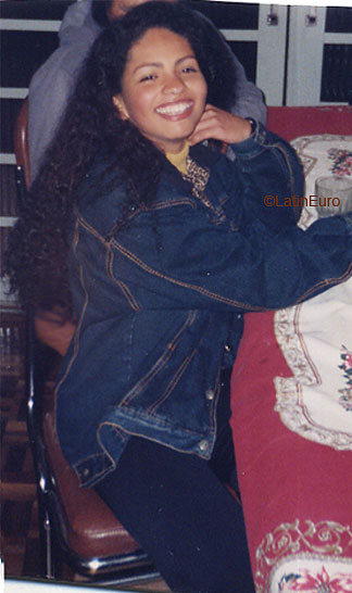 Date this lovely Brazil girl Luiza from SAO JOSE DOS PINHAIS B6387