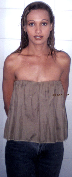 Date this fun Brazil girl Fabiana from LEME B6460