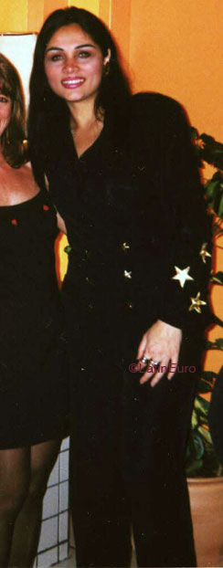 Date this foxy Brazil girl Ezila from CURITIBA B6764