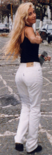 Date this nice looking Brazil girl Sallete from GOIANIA B6907