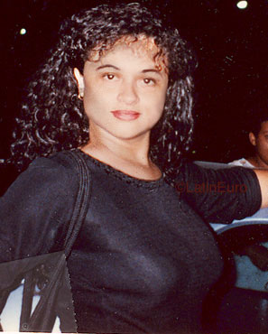 Date this athletic Brazil girl Karine from MANAUS B7078