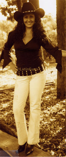 Date this lovely Brazil girl Geyce from INHUMAS B7099