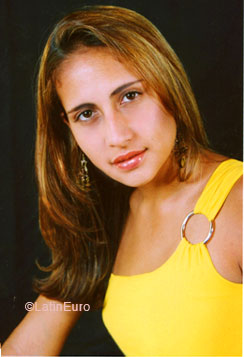 Date this cute Brazil girl Fernanda from SOROCABA B7218
