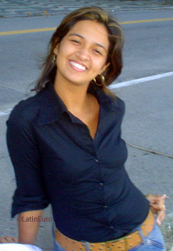 Date this cute Brazil girl Roberta from NITEROI B7385