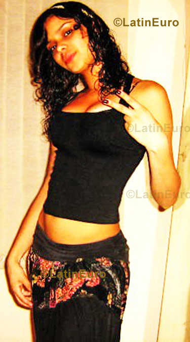 Date this funny Brazil girl Aylla from Sao Paulo B742