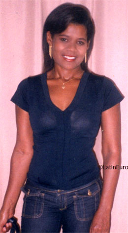 Date this voluptuous Brazil girl Ednalva from GOIANA B7429