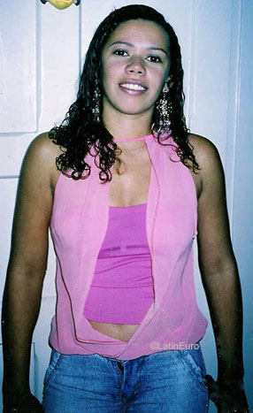 Date this nice looking Brazil girl Thaise from BELEM B7489