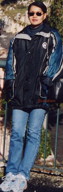 Date this happy Brazil girl Fabiane from LONDRINA B7710