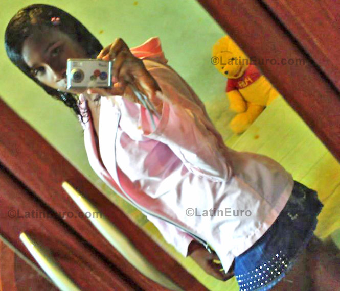 Date this hot Brazil girl Michele from Rio de Janiero B783