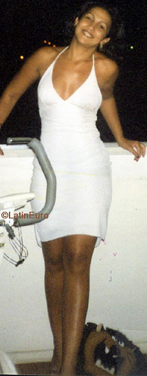 Date this attractive Brazil girl Flavia from CAXAMBU B8140