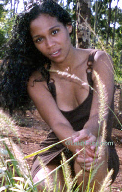 Date this pretty Brazil girl Manoela from GUARAPARI B8225