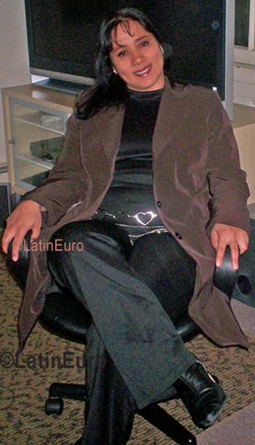 Date this athletic Brazil girl Carla from  B826