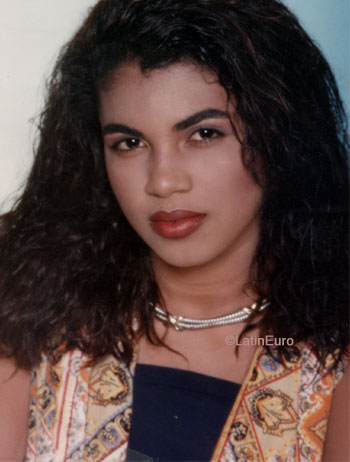 Date this happy Brazil girl Silvana from CONTAGEM B8263