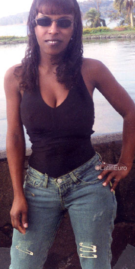 Date this cute Brazil girl Jucileide from SAO PAULO B8404