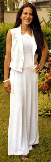 Date this happy Brazil girl Claudia from NANUQUE B8410