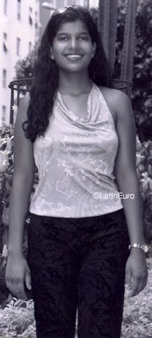 Date this young Brazil girl Fabiola from RIO DE JANEIRO B8414