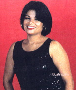 Date this attractive Brazil girl Sandra from CAMPINA GRANDE B8663